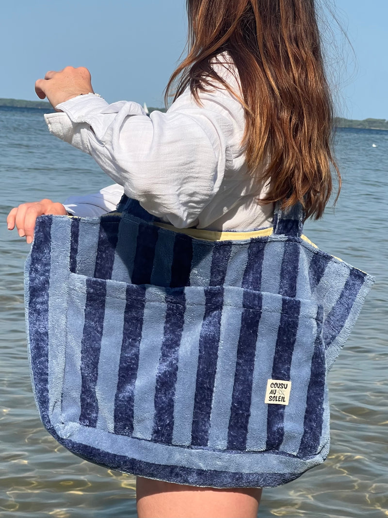 Sac de plage : rayures bleues